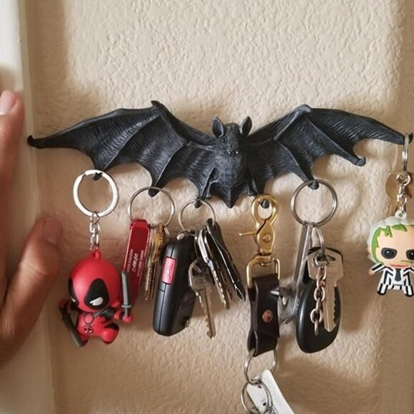 New Key Hook Rack - Vampire Bat Key Holder Wall Sculpture Halloween Bats, Medium - Picture 7 of 7